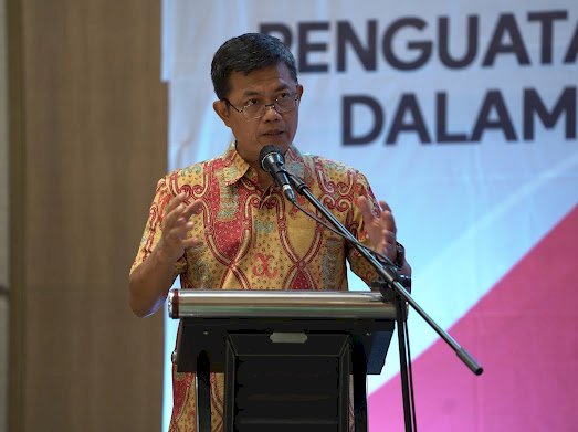 DIREKTUR PEMBINAAN KEMAMPUAN AJAK ELEMEN BANGSA LEBIH PEKA TERHADAP LINGKUNGAN SEKITAR