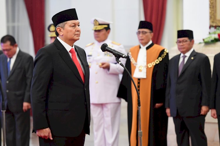 Presiden Resmi Lantik Kepala BNPT RI Komjen Pol. Rycko Amelza Dahniel