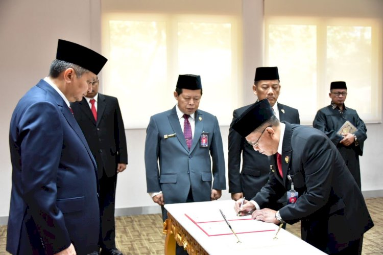 Kepala BNPT RI Lantik Kepala Biro Perencanaan, Hukum dan Humas dan Pengambilan sumpah/janji PNS Angkatan Ke-VI