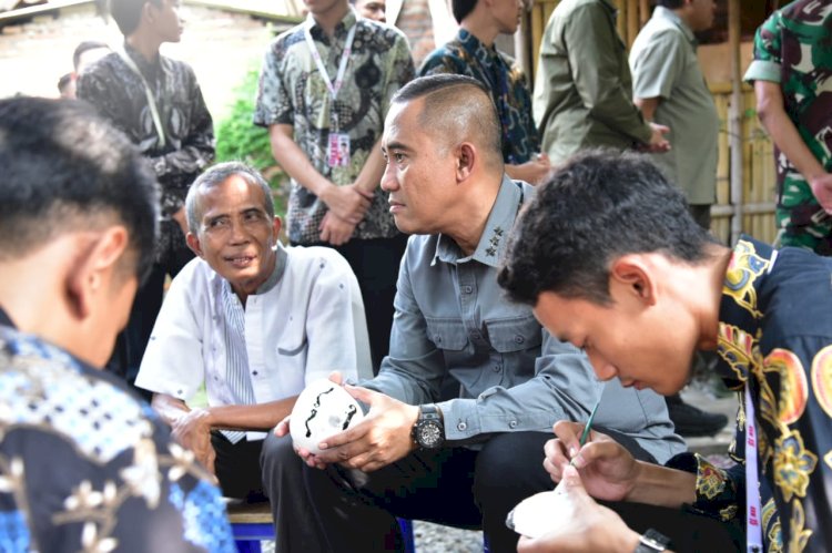 Kunjungi Desa Siap Siaga di Kecamatan Jamblang, Kepala BNPT : Berangkat dari Desa Lakukan Pencegahan dengan Kolaborasi Multi Pihak